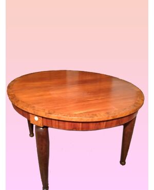 Tavolo ovale allungabile francese di inizio 1900 stile Luigi XVI in legno di ciliegio e olmo 
