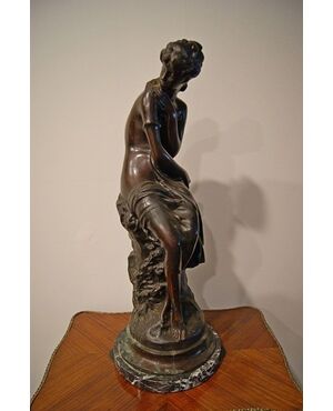 Antica scultura francese del 1800 in bronzo di Donna semi nuda