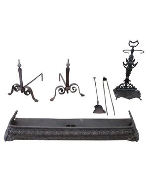 Set di attrezzi antichi da camino in ferro battuto e ghisa, inizio XIX secolo PREZZO TRATTABILE
