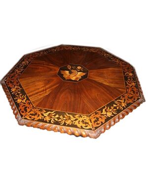 Antico tavolo olandese ottagonale e intarsiato in noce di eccezionale qualità