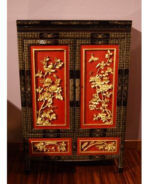 Credenzino piccolo cabinet cinese riccamente decorato motivo floreale