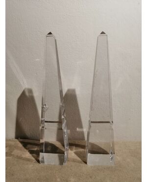 Coppia di obelischi in cristallo lavorato XX secolo - qualche crepa