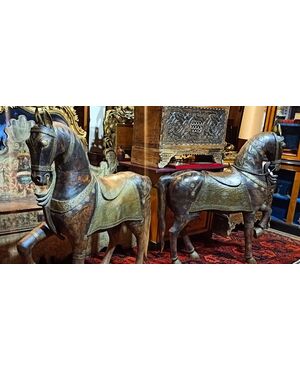 Coppia di cavalli orientali del XVIII secolo. 
