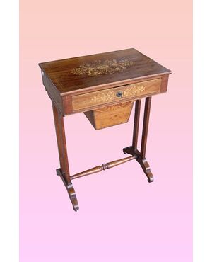 Tavolino da lavoro francese stile Carlo X del 1800 in mogano
