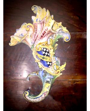 Cornucopia applique vase with rocaille motifs and noble coat of arms.Minghetti Manufacture, Bologna.     