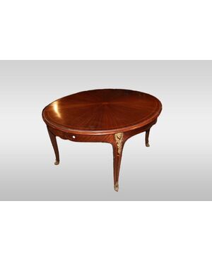 Tavolo ovale allungabile Luigi XV in mogano del 1800