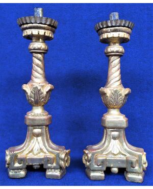 Pair of Louis XVI candlesticks in gilded wood - Italy 18th century     