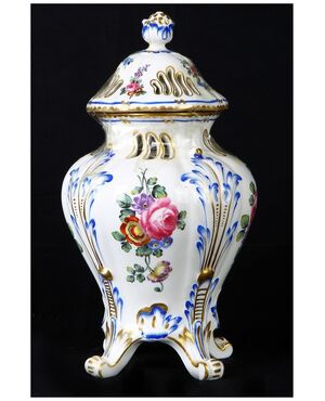 Piccolo vaso ad anfora con coperchio manifattura Sevres Francia 1800 marchio manifattura sul fondo 