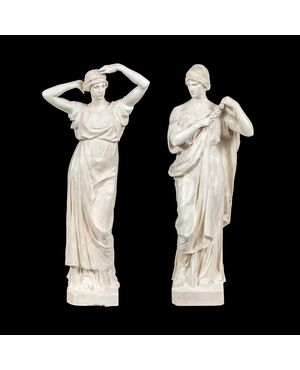 Coppia di sculture in scagliola - Figure romane. Italia, XIX secolo.