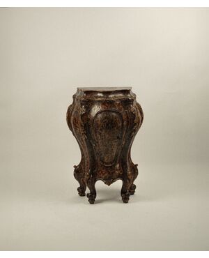 Comodino in legno laccato Venezia della metà del XVIII secolo