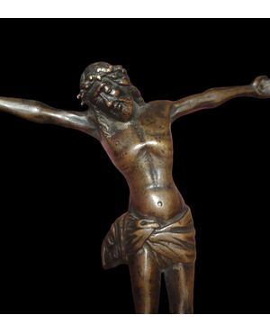 Cristo in bronzo dorato Francia XV secolo cm. 16,5