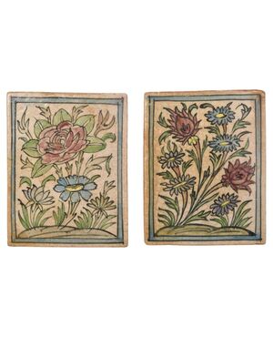 Coppia piastrelle persiane con fiori - n. 2130/7 e 8.