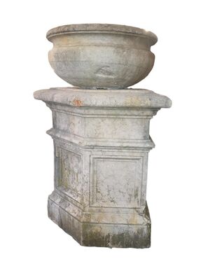Vasca in marmo di Carrara rotonda poggiante su un pilastrino