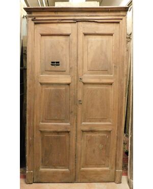  PTI735 - Porta in legno di noce con telaio, epoca '800, mis. cm L 123 x H 222 