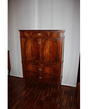 Secretaire francese di fine 1700 stile Luigi XVI in legno di noce Fiammato