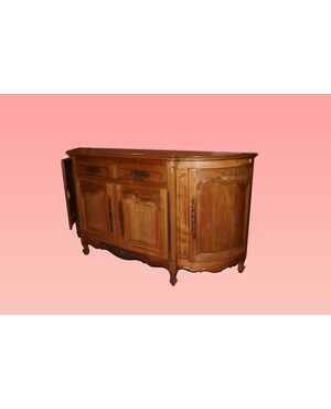 Credenza scantonata francese stile Provenzale in legno di ciliegio intagliato di inizio 1900