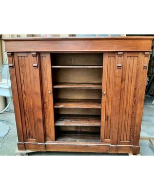 credenza ad ante scorrevoli