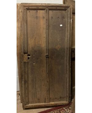 PTIR655 - Porta rustica antica in legno di noce. Misure cm L 91 x H 186