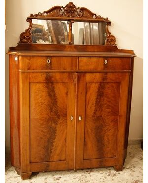 Antica credenza alta Nord Europa Biedermeier del 1800 con alzatina in mogano