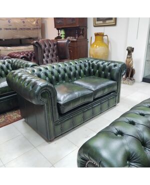 Divano 2 posti chesterfield club nuovo inglese originale in pelle verde 