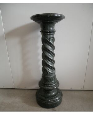 Colonna antica in marmo verde Alpi. Epoca fine del 1800