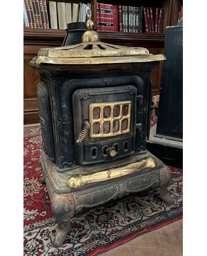  DARS637 - Stufa Parlor Stove in ghisa e ottone, misura cm L 60 x P 50 x H 87