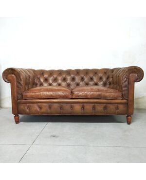 Divano 2 posti Chesterfield club vintage originale in pelle marrone cognac degli anni '70