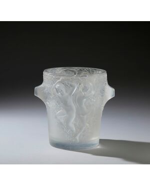 Marc Lalique (Parigi 1900-1977)  Ganimede, 1955  Vaso porta ghiaccio per champagne