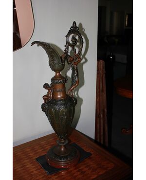 Vaso ad Anfora Francese in metallo del 1800 con Figure