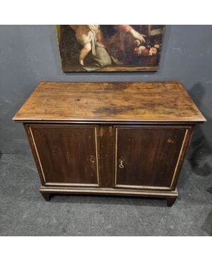 Credenza veneta in noce del 1600 da convento monastico