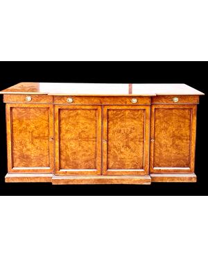 Credenza lastronata in radica di olmo.