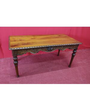 Low coffee table