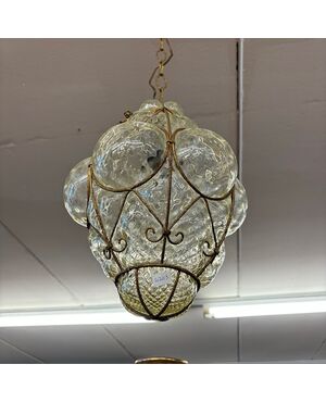 Lampadario Lanterna Liberty 1930 in vetro giallo e ferro battuto. Mis 35 + 45 