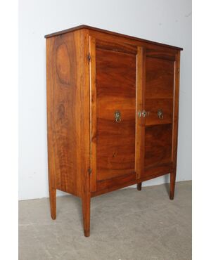 Antica bellissima credenza / stipo Luigi XVI fine 700 . Mis L105 prof 40 H 125 .Restaurata 