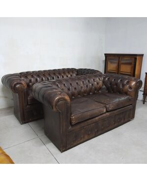 Antica coppia di sedute chesterfield club