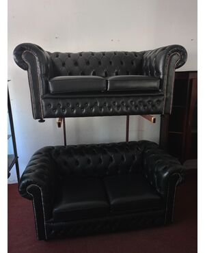 Coppia divani Chesterfield in pelle nera 