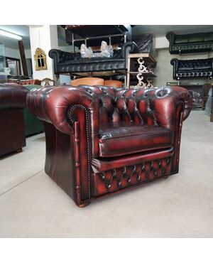 Poltrona chesterfield club vintage inglese originale in pelle bordeaux 