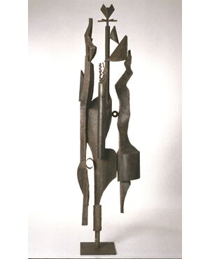 RARISSIMA SCULTURA  FIRMATA: A. SAURA 1968 (1930 – 1998)   Larghezza 35 cm - Profondità	35 cm - Altezza 200 cm