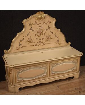 Venetian chest in lacquered and painted wood