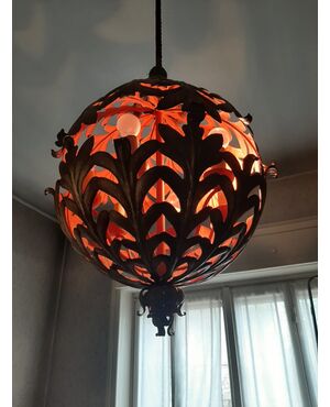 Lampadario in metallo ramato diam. 48 cm.