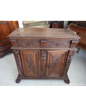 CREDENZA A DUE PORTE IN NOCE FINE 600 cm L117xP55xH111