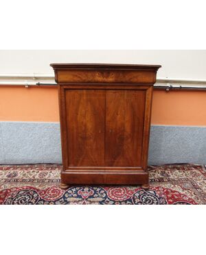 PICCOLA CREDENZA CAPPUCCINO IN PIUMA DI NOCE CARLO X FRANCIA cm L97xP47xH121