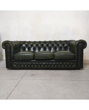 Divano Chesterfield 3 posti club vintage inglese originale in pelle verde 