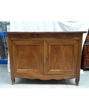 Credenza a due porte in noce Luigi XV metà 1700 Piemonte