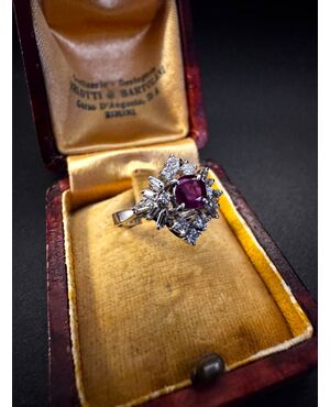 Anello in Platino  con  Rubino  e  Diamanti  