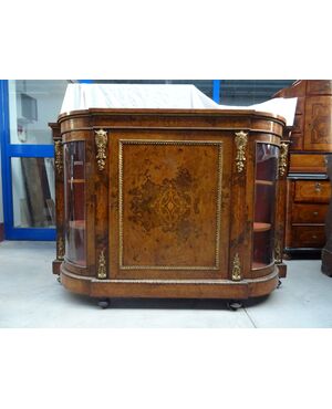 Credenza Vittoriana in radica di noce intarsiata e con bronzi fine 1800 inglese