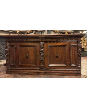  ARM228 - Credenza in noce, epoca '500/'600, misure cm L 240 x P 81 x H 118 