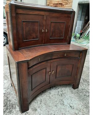 credenza con alzata