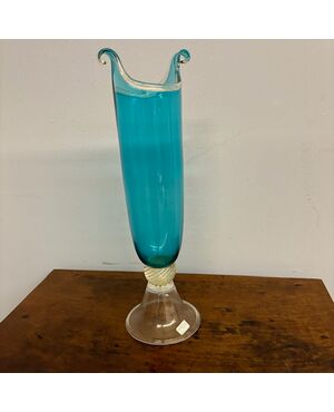 Vaso in vetro Murano color Turchese e oro . firmato inciso Murrina . Altezza cm 36 