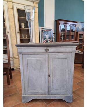 Credenza dell'Ottocento dipinta